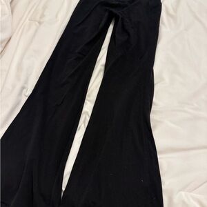 Athleta Salutation stash flare Pants